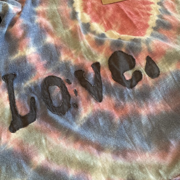 Magnolia Pearl Top Tee Tie Dye Love Applique Dylan T Shirt - Picture 11 of 11